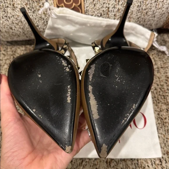 AUTHENTIC Valentino Tan and Black Rockstud Heels - Picture 6 of 9